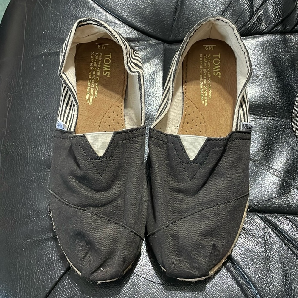 Toms